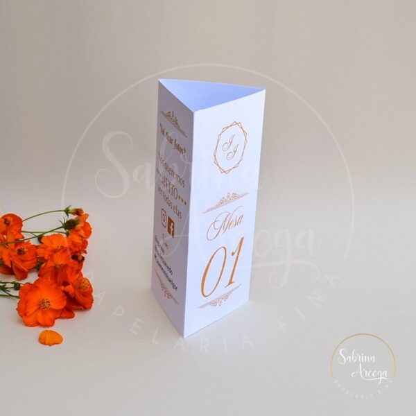 Menu Cardápio Triangular – Sabrina Arcega Papelaria Fina